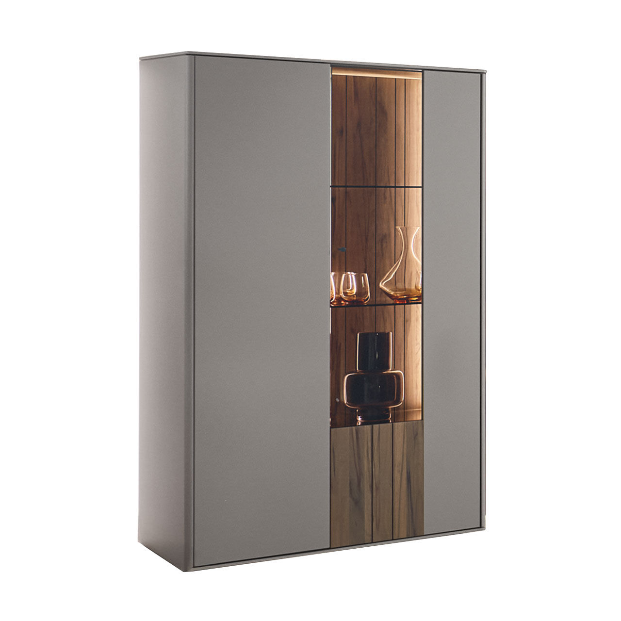 Hartmann AUDRA - Highboard 5610-8091- Lack Sand Modernes zweitüriges Highboard aus Massivholz mit sandfarbenen Lackfronten, mittigem Glasausschnitt und zwei Glasböden vor beleuchteter Rückwand in edler, dunkelbrauner Altholzbuche Uyaa.